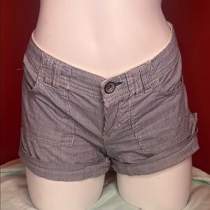 SUMMER SALE - Garage Searsucker shorts blue and white size 8